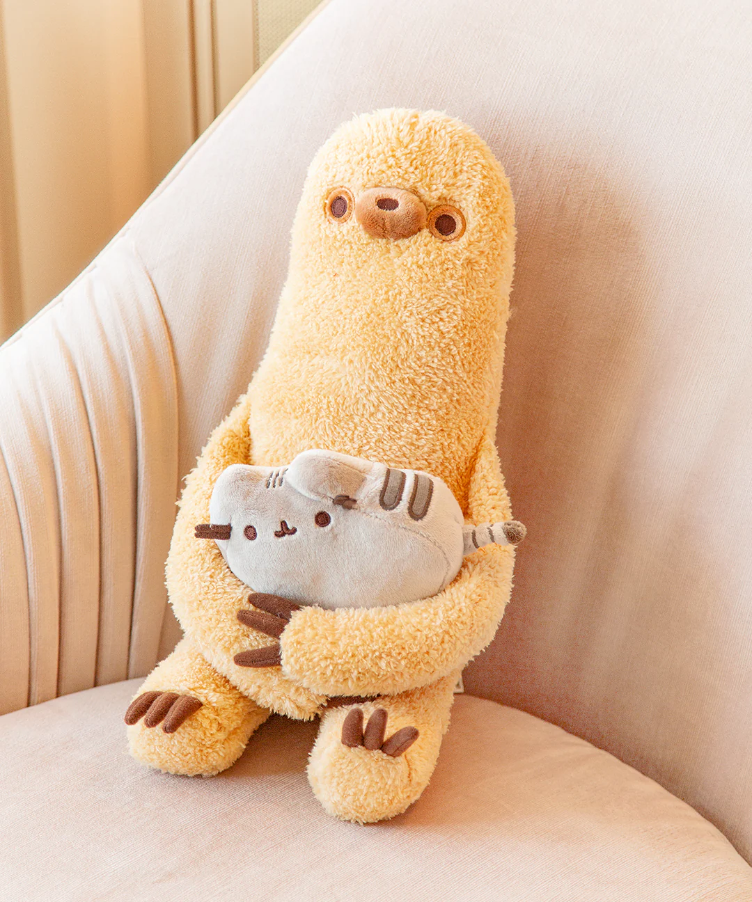 Peluche Gato Pusheen Cat Con Perezoso Sloth Plush 33cm Gund